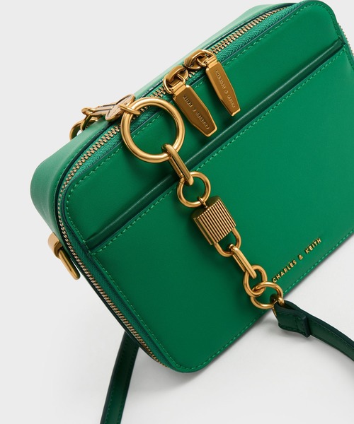 ショルダーバッグ　CHARLES & KEITH ミントグリーン CHARLES ＆ KEITH 「CHARLES & KEITH」 ショルダーバッグ M