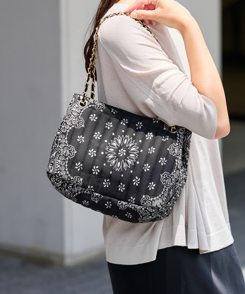 MALUS/マリュス Bandana quilting shoulder bag MALUS/マリュス】 Bandana quilting shoulder bag（トートバッグ）｜L