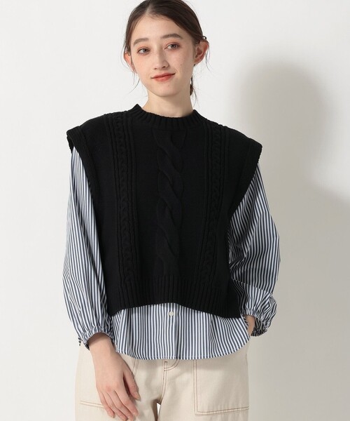新品未使用　TWINSET ACTITUDE ケーブルニット パデッドベスト セール】ケーブルニットベスト&ストライプブラウスセット（シャツ