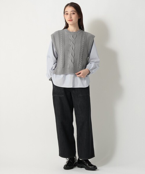 新品未使用　TWINSET ACTITUDE ケーブルニット パデッドベスト セール】ケーブルニットベスト&ストライプブラウスセット（シャツ