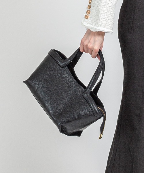 AULENTTI（オウレンティ） ショルダーバッグ バッグ 「AULENTTI