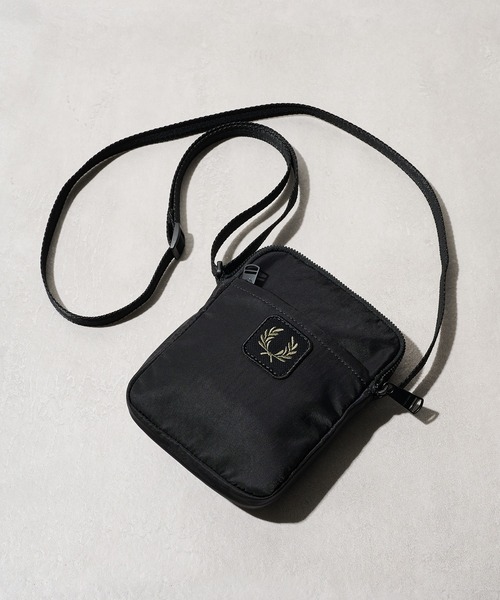 FRED PERRY（フレッドペリー） ショルダーバッグ 「FRED PERRY