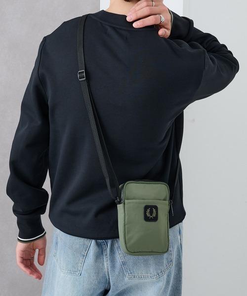 FRED PERRY ショルダーバッグ FRED PERRY（フレッドペリー） ショルダーバッグ 「FRED PERRY