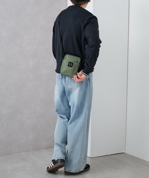 FRED PERRY（フレッドペリー） ショルダーバッグ 「FRED PERRY