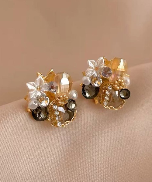 Port（ポート） ピアス 「 」 キラキラ ビジュー フラワー ピアス / 花