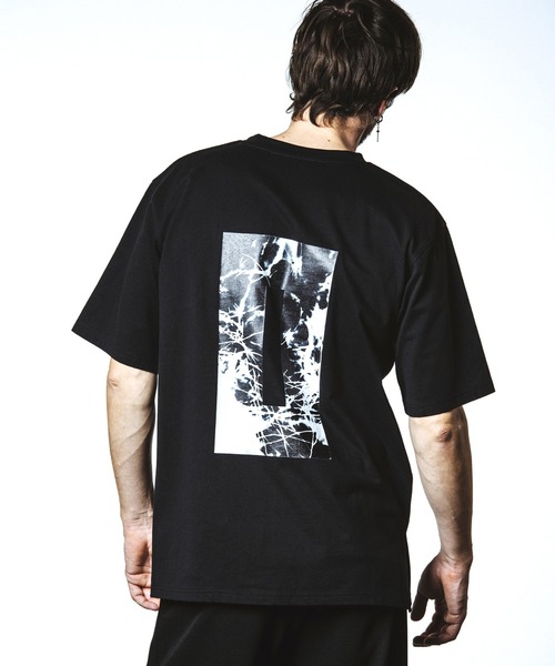 【NOiD】Tシャツ XL NO ID. tシャツ グラフィックロゴプリントBIG-Tシャツ メンズ