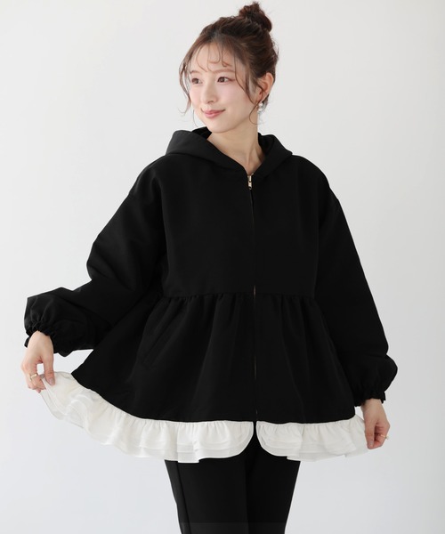 Fit more フリルフードティアードジャケット ブラック 本日は、大人気のフリルフードティアードジャケットの新色ホワイトも
