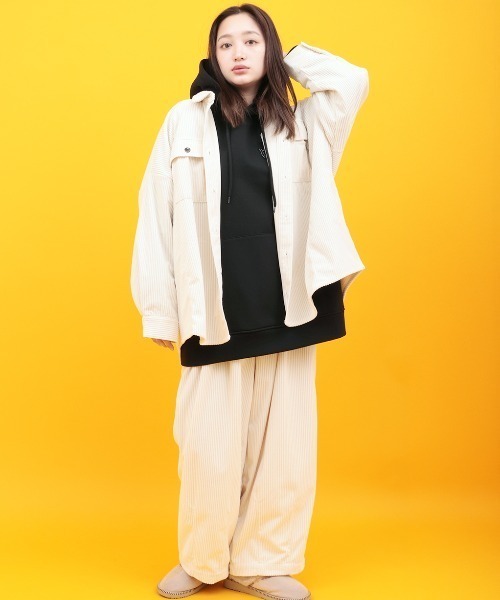 チチカカ（TITICACA） パーカー 裏起毛ロゴパッチフーディー