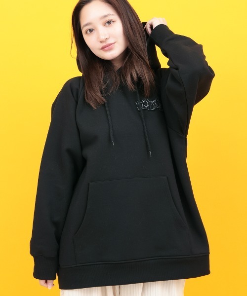 チチカカ（TITICACA） パーカー 裏起毛ロゴパッチフーディー