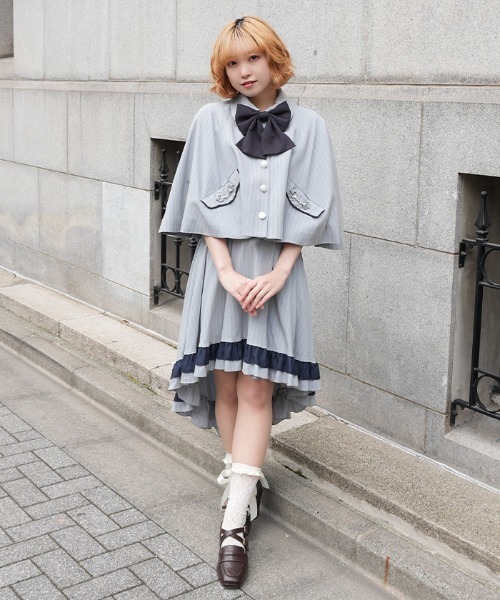 axes femme POETIQUE ベスト ジレ バイカラーリボン付きケープ