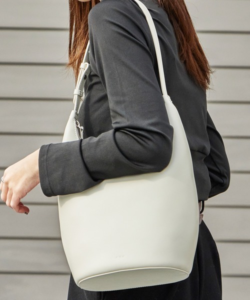 ROH SEOUL（ローソウル） ハンドバッグ MEDIUM AROUND HOBO BAG