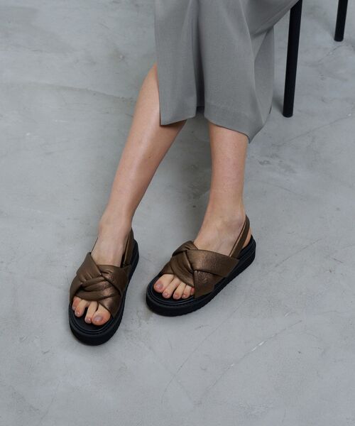 LANVIN en Bleu サンダル ツイストフラットサンダル レディース