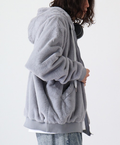 RE730 ブルゾン アウター Cross big fur blouson / クロスアップリケ