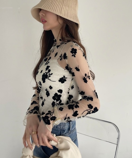 Ada. tシャツ フロッキー フラワー プリント シアートップス