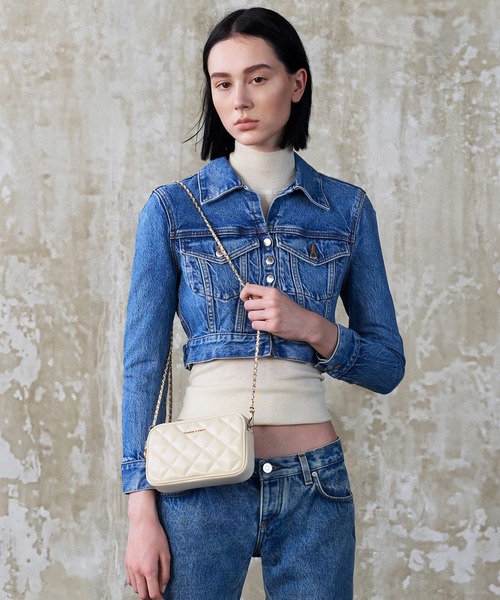 ★CHARLES&KEITH★ミニアップフラ キルトボクシーバッグ/送料込 CHARLES & KEITH ショルダーバッグ バッグ Apfra ミニアップ