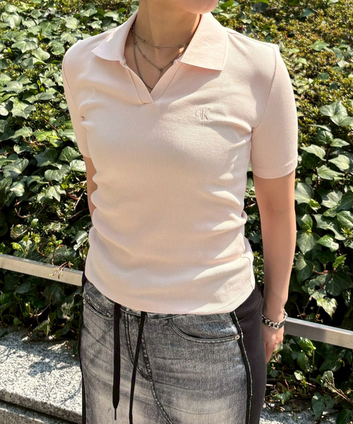 売れ筋商品|||カルバンクライン カットソー トップス レディース Women's Sleeveless Collared V-Neck Top Khaki Calvin Klein tシャツ 「Calvin / カルバン クライン」A-slim
