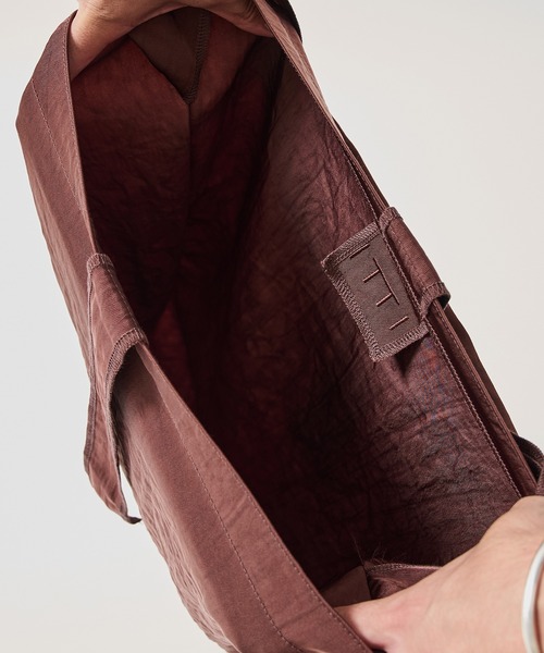 ITTI（イッチ） ショルダーバッグ 「ITTI」MARY INSIDE OUT TOTE - L