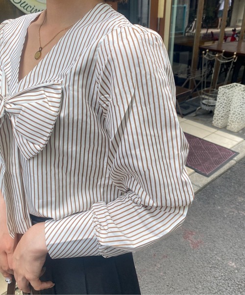 Mejoul ブラウス シャツ ローズモチーフ付 ストライプビッグリボン