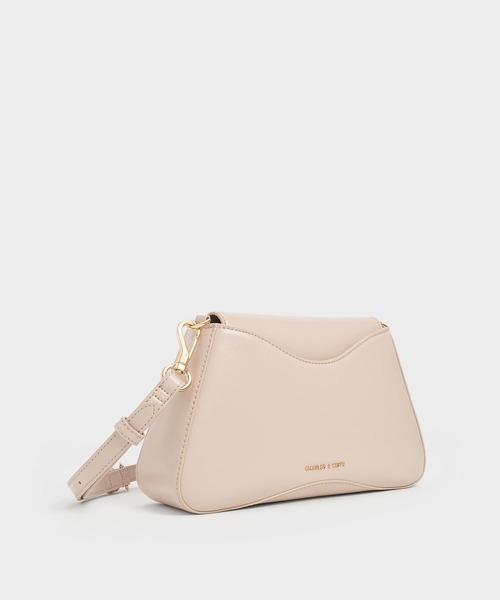 【CHARLES&KEITH】 Sybill シビル トラペーズチェーン　バック CHARLES ＆ KEITH ショルダーバッグ バッグ Sybill シビル トラ