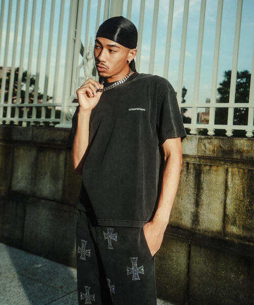 UNKNOWNLONDON／アンノウンロンドン／OUTLINE CROSS RHINESTONE T Outline Cross Rhinestone Tee