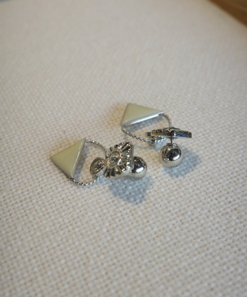 TOGA TOO イヤリング TOGA TOO Triangle pierced earrings レディース