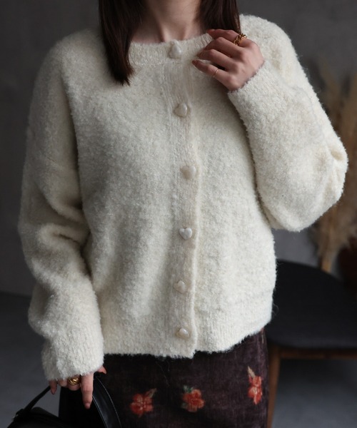 AMOMMA 新品、未使用　ハートボタンニットカーディガン sakishimatokyo カーディガン ハートボタンクルーネックニット