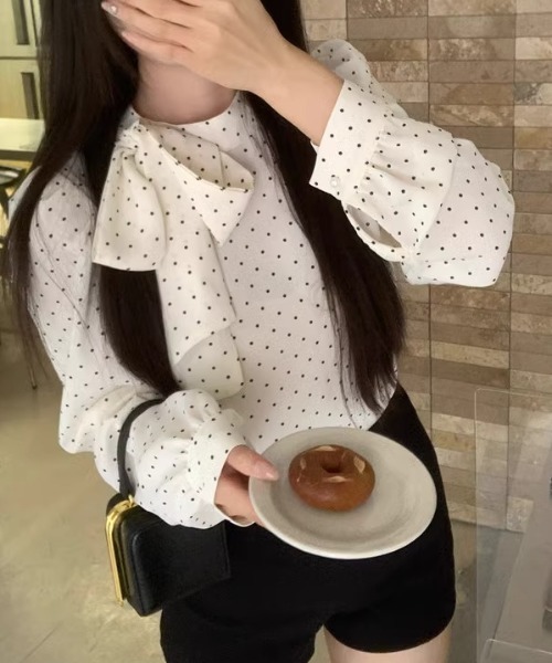 Mejoul ブラウス シャツ 「25年秋冬新作」ドットボウタイリボン