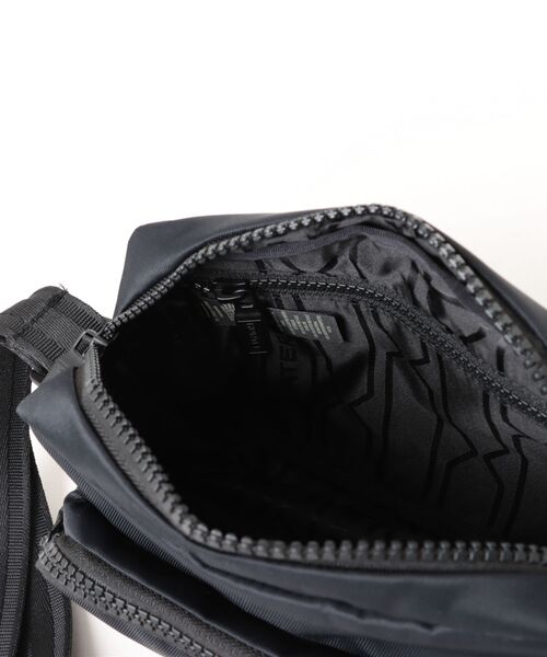 未使用品✨ハンティングワールド ショルダーバッグ クロスボディ ナイロン 黒 楽天市場】ナイロン ショルダーバッグ（ブランドハンティングワールド