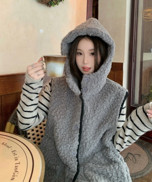 FAVORITO コート アウター ボアフード付きベスト レディース
