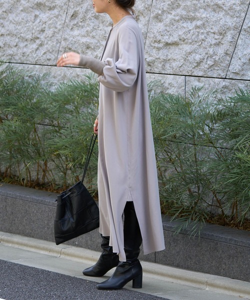 「Audrey and John Wad」 長袖ワンピース FREE ライトカーキ レディース_画像2