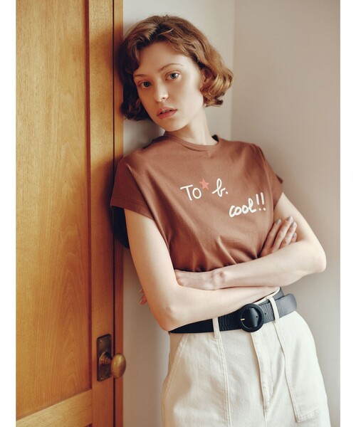 To b. by agnes tシャツ 「To b.コラボ」ロゴ フレンチスリーブ T