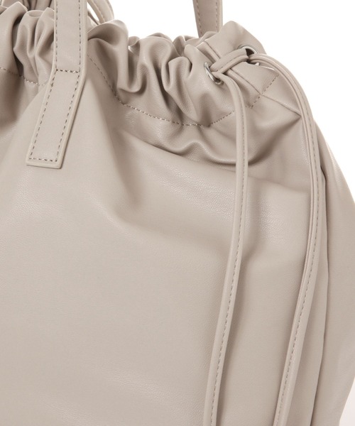 A.P.C. ブラックフェイクレザートートバッグ　巾着 LAKOLE トートバッグ フェイクレザー巾着トートバッグ / 132226