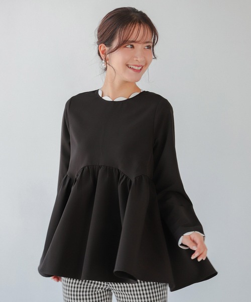 Fit more（フィットモア） スカラップネックペプラムトップス