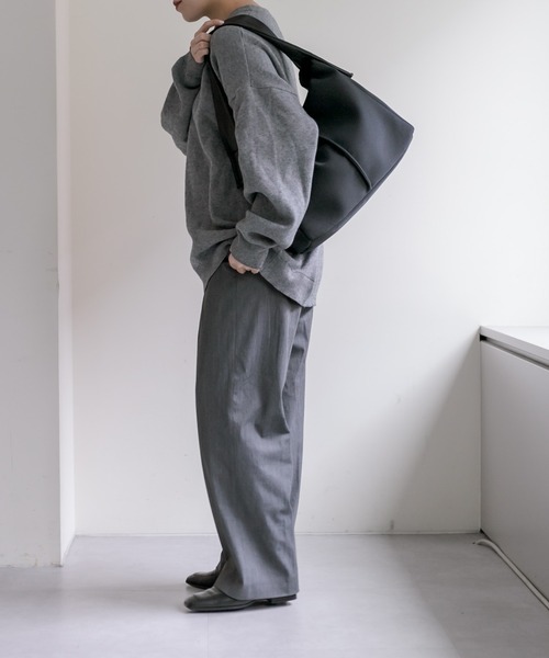 ear papillonner グレーショルダーバッグ ear PAPILLONNER ショルダーバッグ バッグ 「本革/2way」コイル