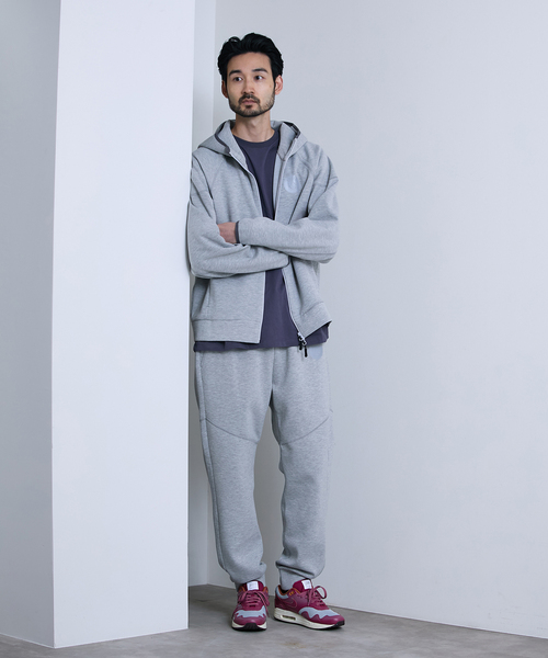 Jordan Brand（NIKE） - PARIS ジャンプマン フーディー＆スウェットパンツ セット PARIS ジャンプマン フーディー＆スウェットパンツ セット Amazon.co