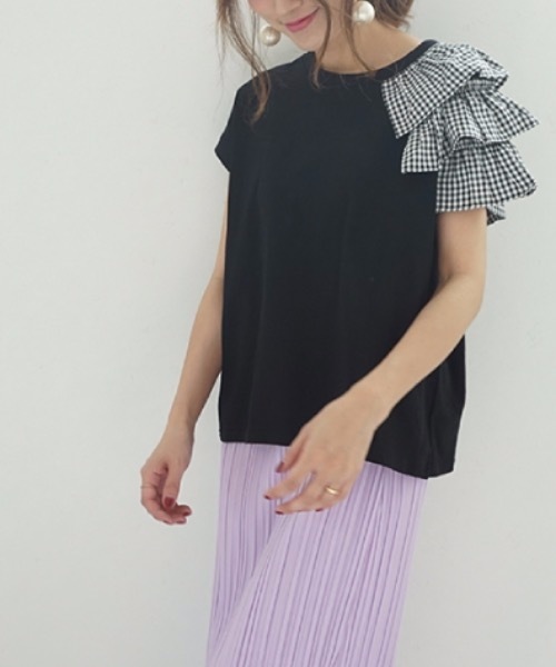 Myineフリル付き黒白半袖Tシャツ　値下げ！ Myineフリル付き黒白半袖Tシャツ （楽天市場】フリル（ブランド