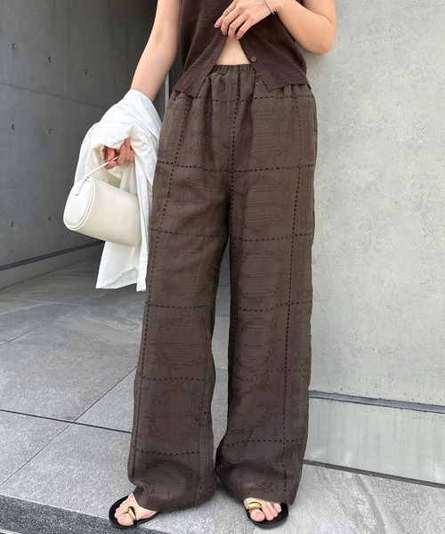 ワイドパンツ パンツ 「新色追加」パッチワーク風刺繍イージーワイドパンツ レディースの画像