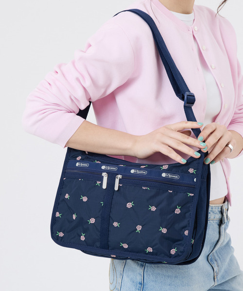 【美品】レスポートサック　ショルダーバッグ　クロスバッグ　軽量　カラフル　総柄 レスポートサック ショルダーバッグ クロスバッグ 総柄 花柄 軽量