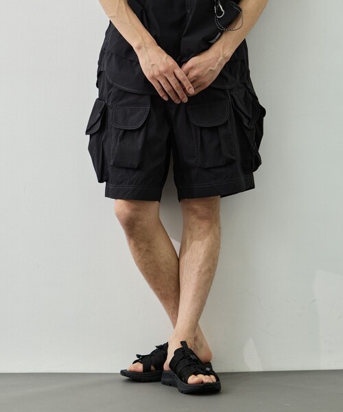 パンツ 「and wander/アンドワンダー」multi pocket short pants メンズの画像