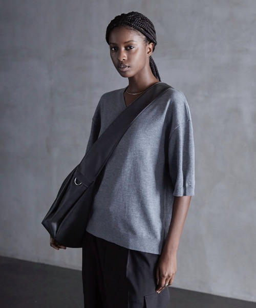 【CALLNE】テックハーフムーンショルダーバック CALLNE】Tech Half Moon Shoulder Bag / テックハーフムーン