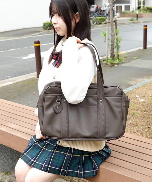 BABY♡ハートチャーム付きスクールバッグ♡ VitaFelice（ヴィータフェリーチェ） トートバッグ 「ハートチャーム