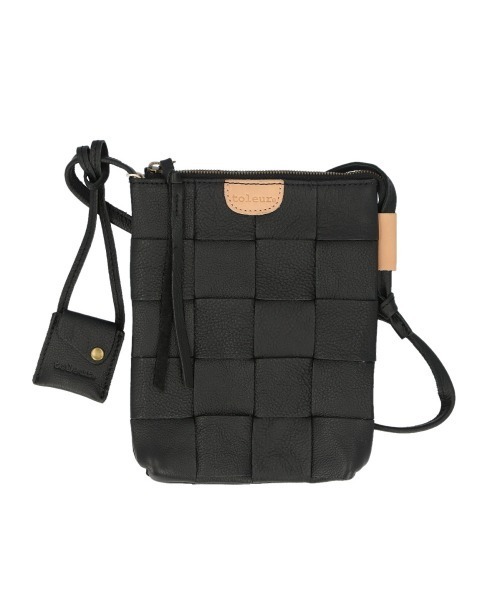 定価9790円　トーラ カウレザー ショルダーバッグ ポシェット　サコッシュ 定価9790円 トーラ カウレザー ショルダーバッグ ポシェット