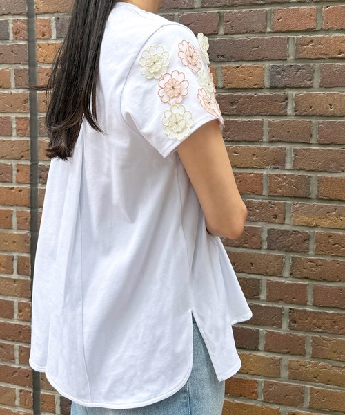Chesty（チェスティ） tシャツ フラワーモチーフTシャツ レディース