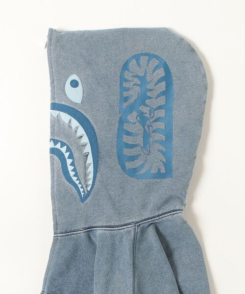 パーカー HEAVY WASHED INDIGO SHARK CROPPED FULL ZIP HOODIE レディースの画像