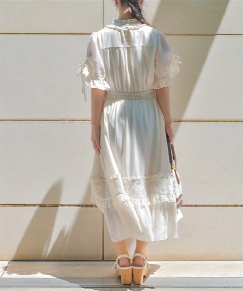 カメオ付フレア袖ワンピース axes femme カメオ付フレア袖ワンピース | レディース服・レディース