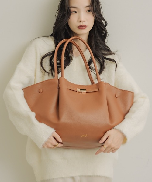 Neuna ベルテッドボストンバッグ NEUNA（ヌナ）の「ベルテッドボストンバッグ（ボストンバッグ）」 - WEAR