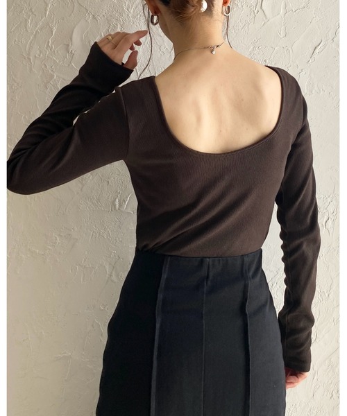 バックオープンバッグ 長袖トップス Sサイズ タグ付き未使用 She's Closet tシャツ 長袖ボートネックカップ付きバックオープン