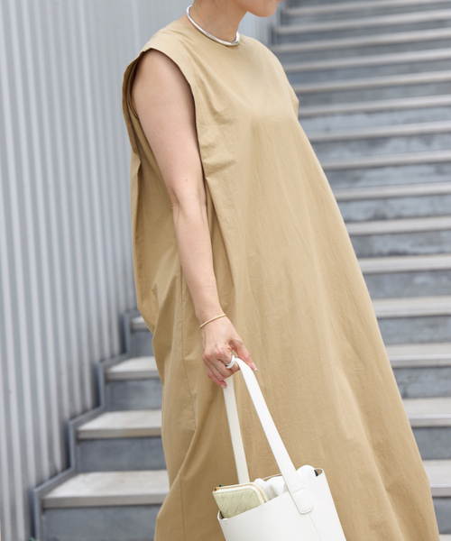 「CELERI」 ノースリーブワンピース FREE ベージュ レディース_画像4