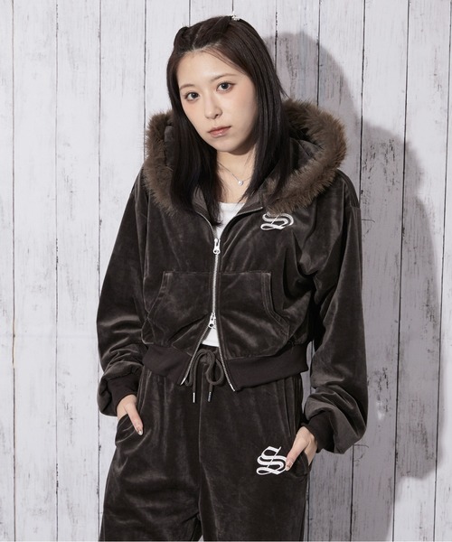 パーカー 「ファーフード×ベロア素材」レディース ジップパーカー