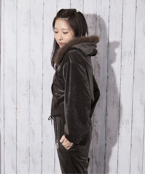 パーカー 「ファーフード×ベロア素材」レディース ジップパーカー